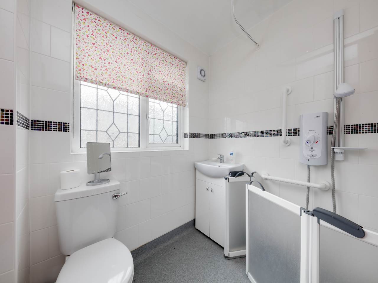 4 bed house for sale in Gaysham Avenue, Gants Hill  - Property Image 24