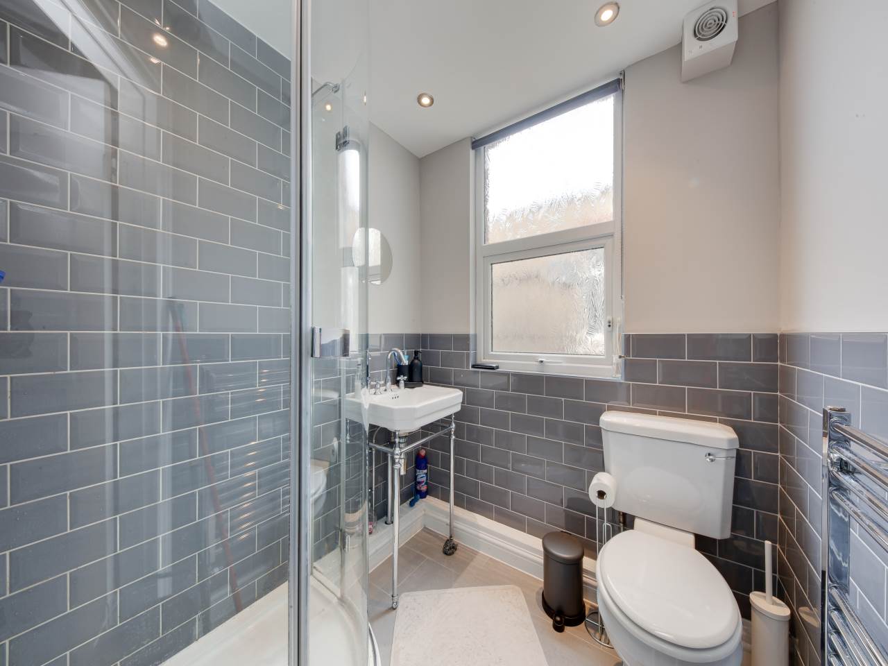 1 bed flat for sale in Connaught Road, Chingford 6