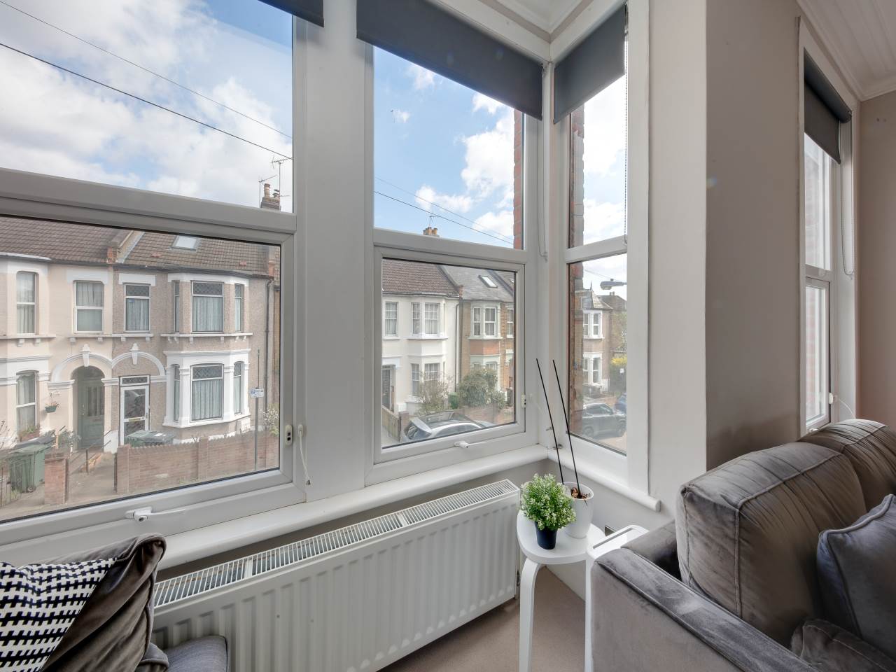 1 bed flat for sale in Connaught Road, Chingford 2