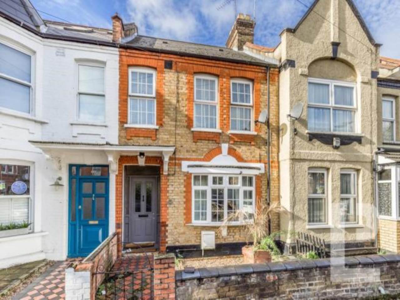 3 bed terraced house for sale in Hibbert Road, London 0