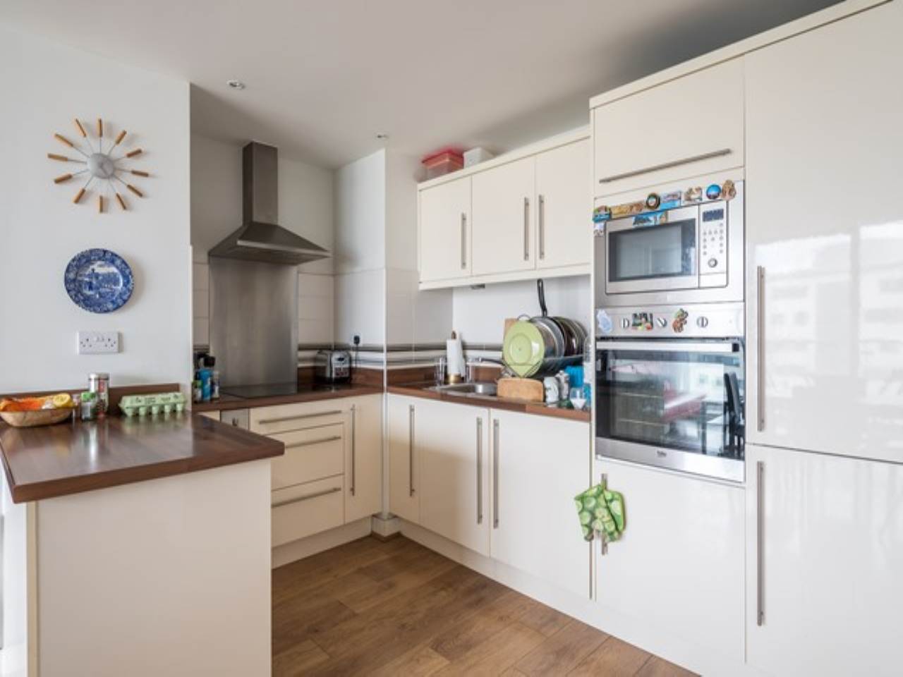 2 bed flat for sale in Fathom Court, 2 Basin Approach 1