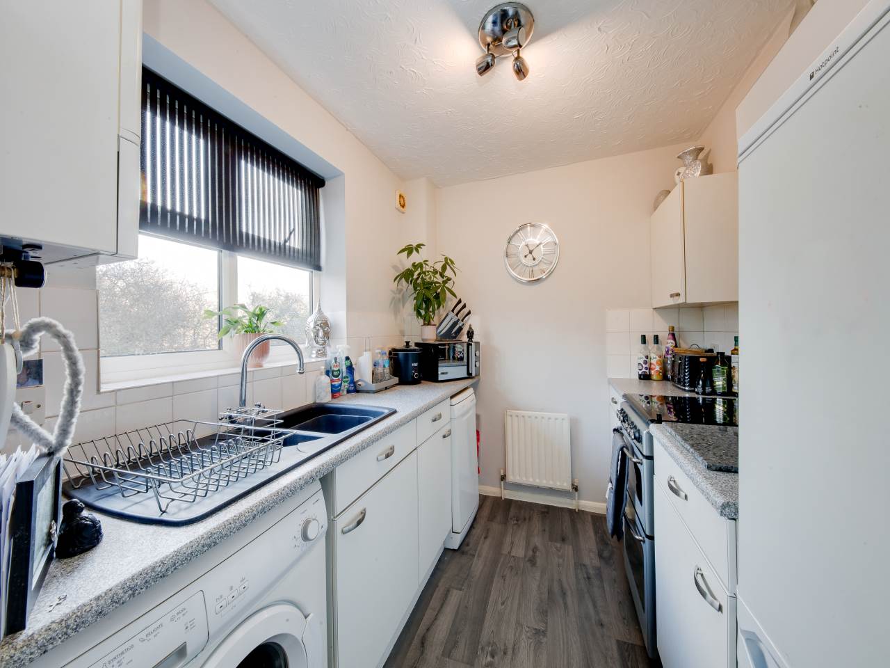 2 bed flat for sale in Osprey Road, Waltham Abbey 2