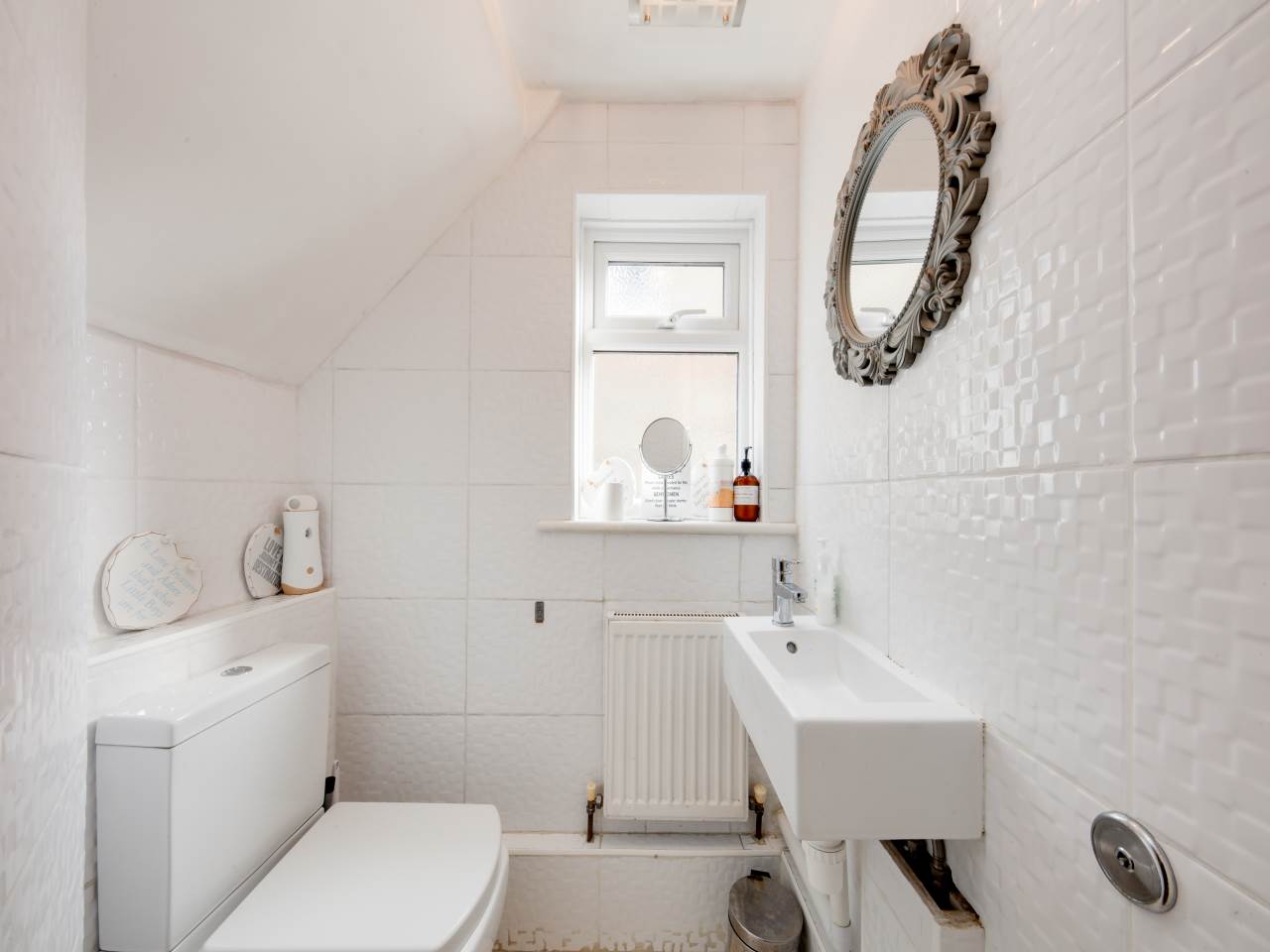 3 bed house for sale in Summit Drive, Woodford Green 5