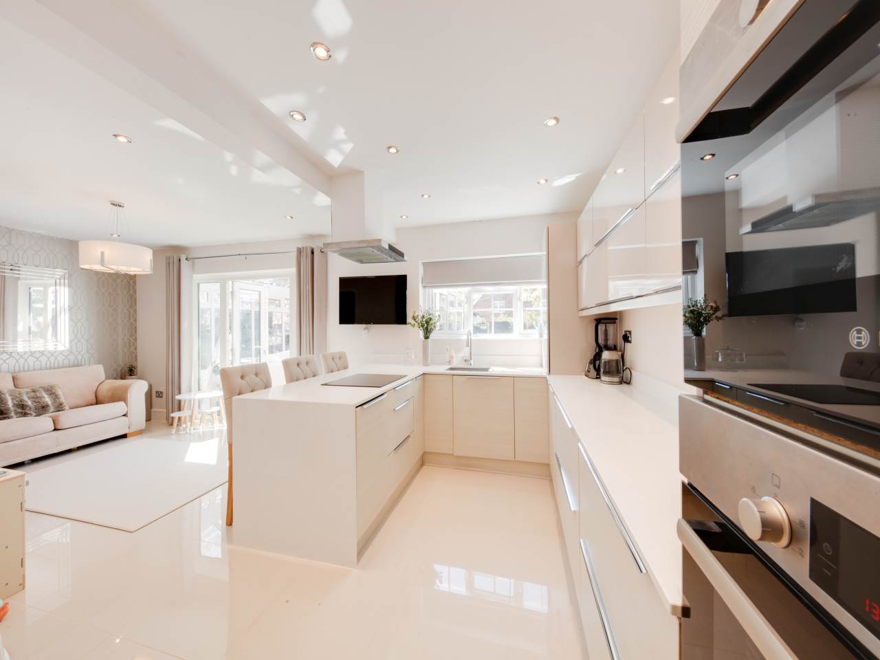 4 bed detached house for sale in Kavanaghs Road, Brentwood  - Property Image 1