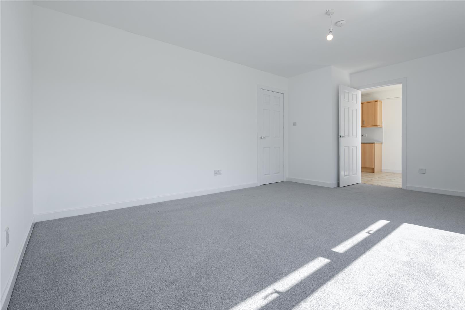 3 bed terraced house for sale in Dundaff Court, Denny 4