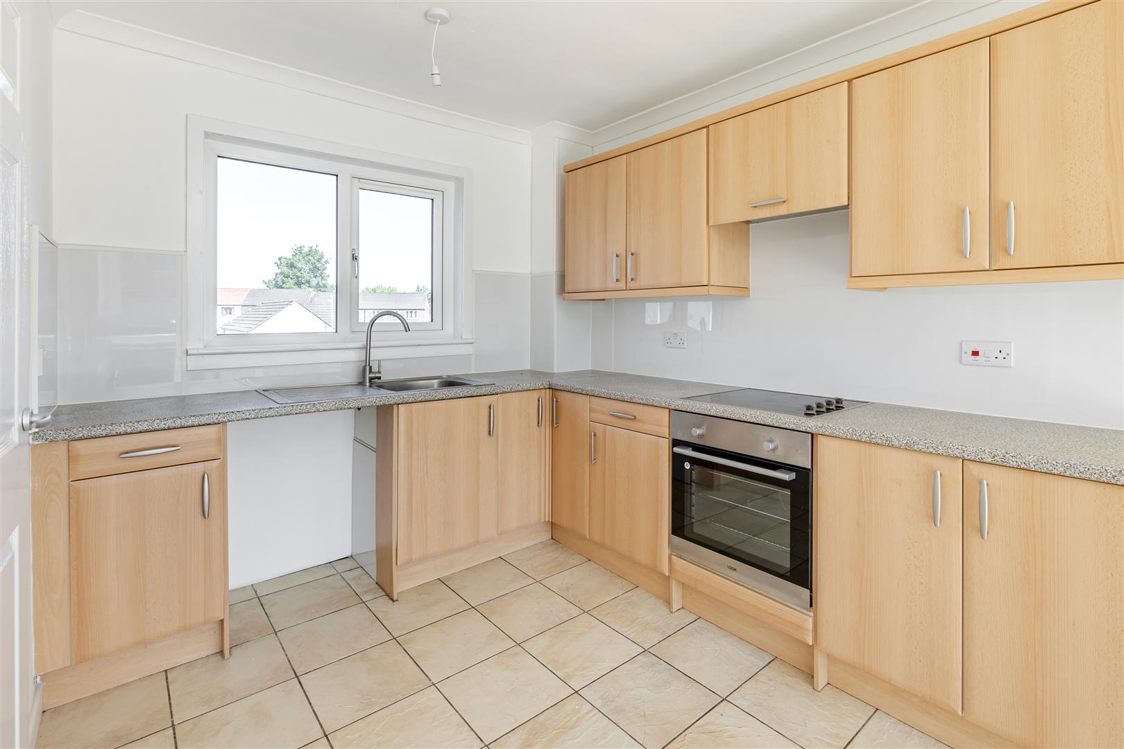 3 bed terraced house for sale in Dundaff Court, Denny 6