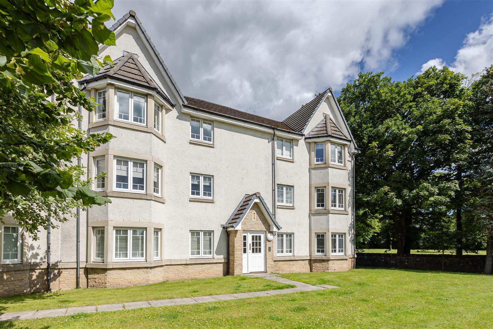 2 bed flat for sale in Mccormack Place, Larbert - Property Image 1