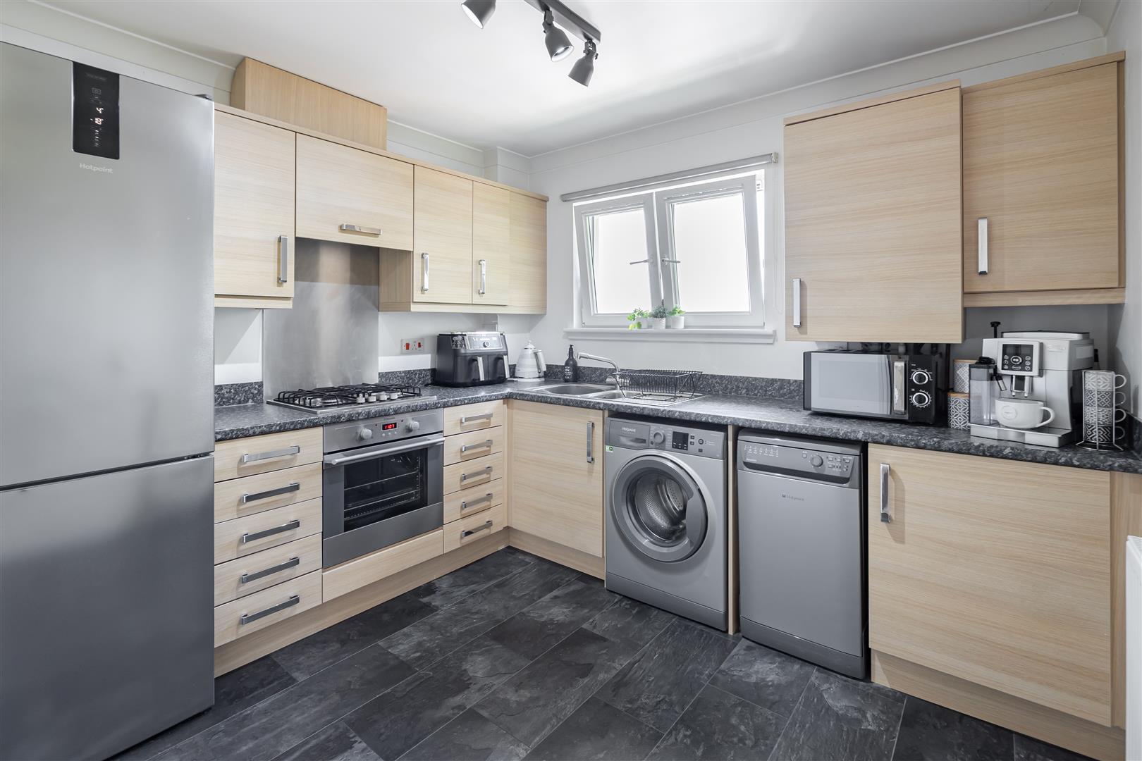 2 bed flat for sale in Mccormack Place, Larbert 5