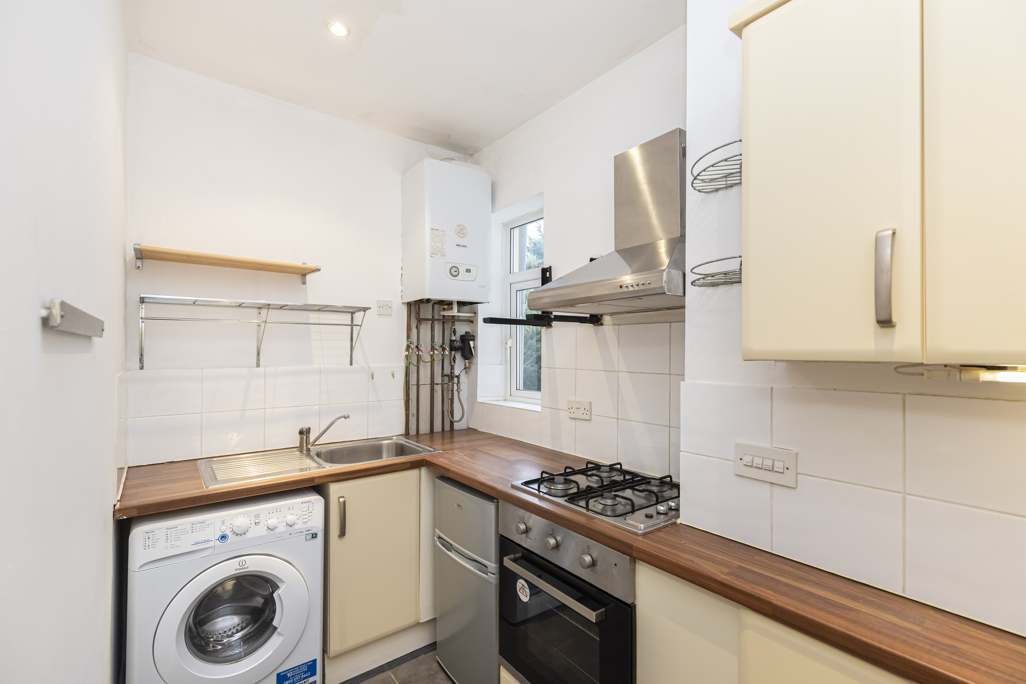 2 bed flat to rent in Spencer Road, Bournemouth  - Property Image 7