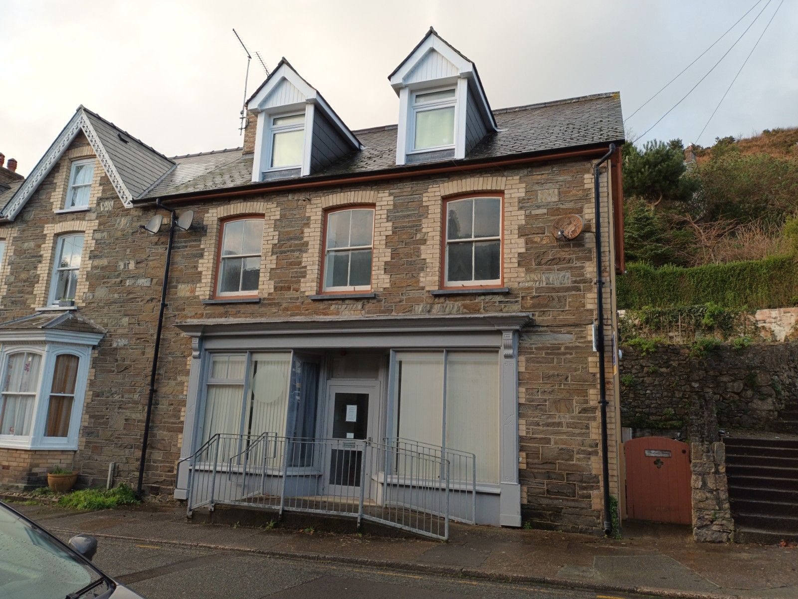1 bed flat to rent in Main Street, Goodwick 0