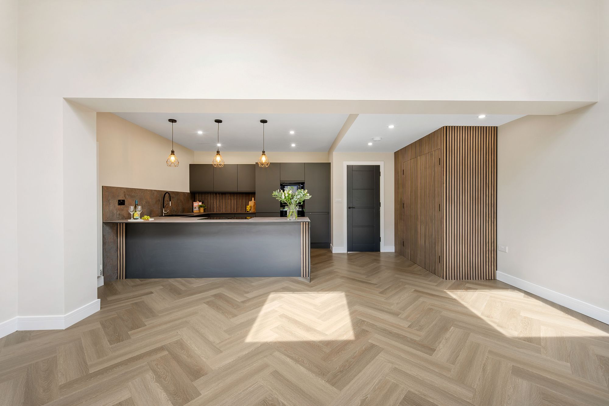 4 bed semi-detached house for sale in Park Avenue, Bury 1