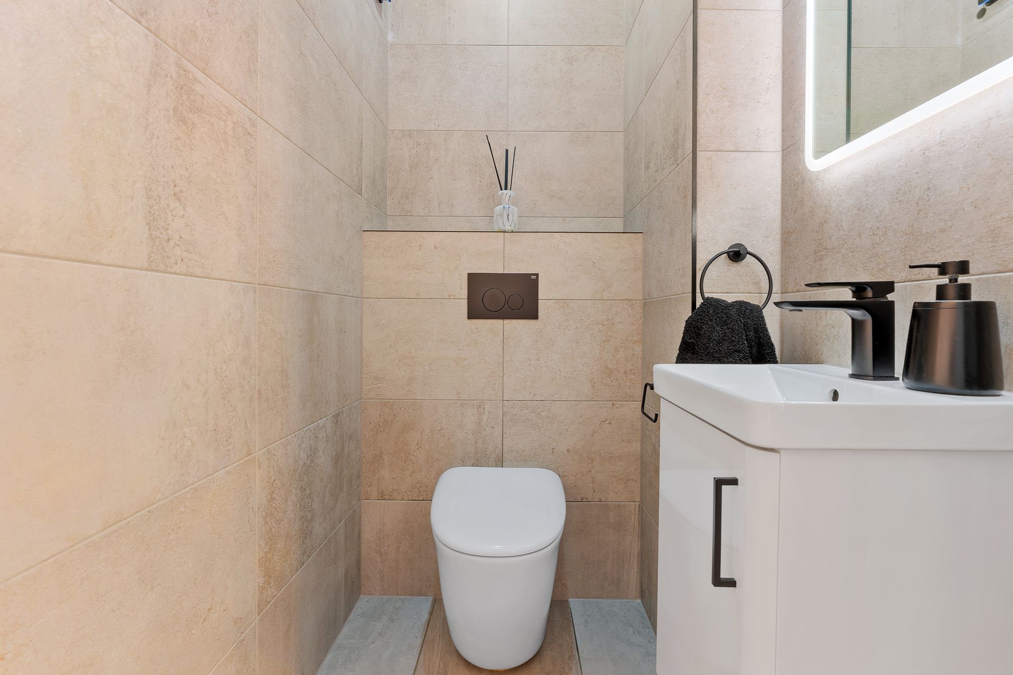 6 bed detached house for sale in Heaton Mount, Bolton 25