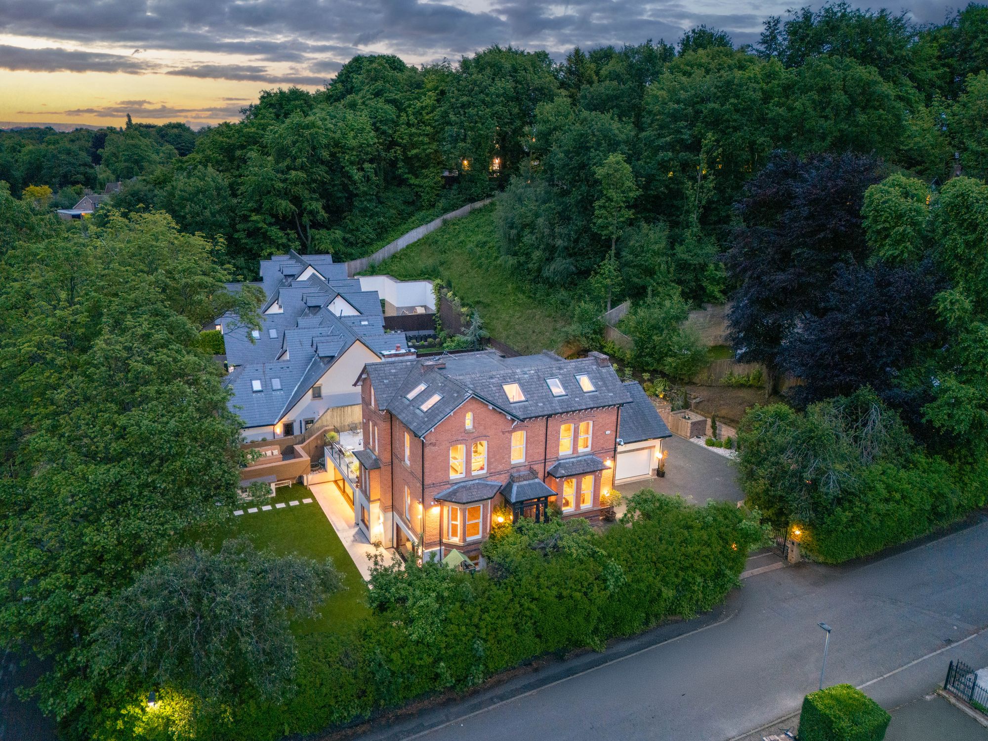 6 bed detached house for sale in Lowther Road, Manchester, M25