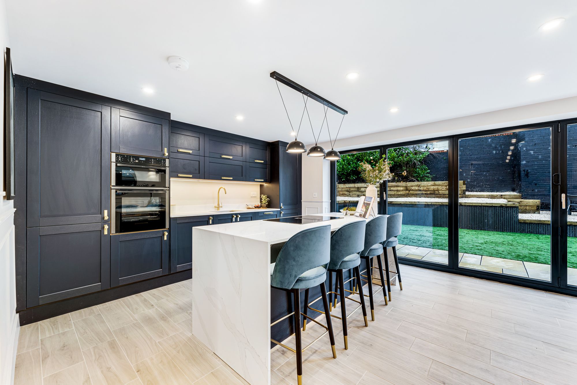 5 bed detached house for sale in Park Avenue, Bury 1