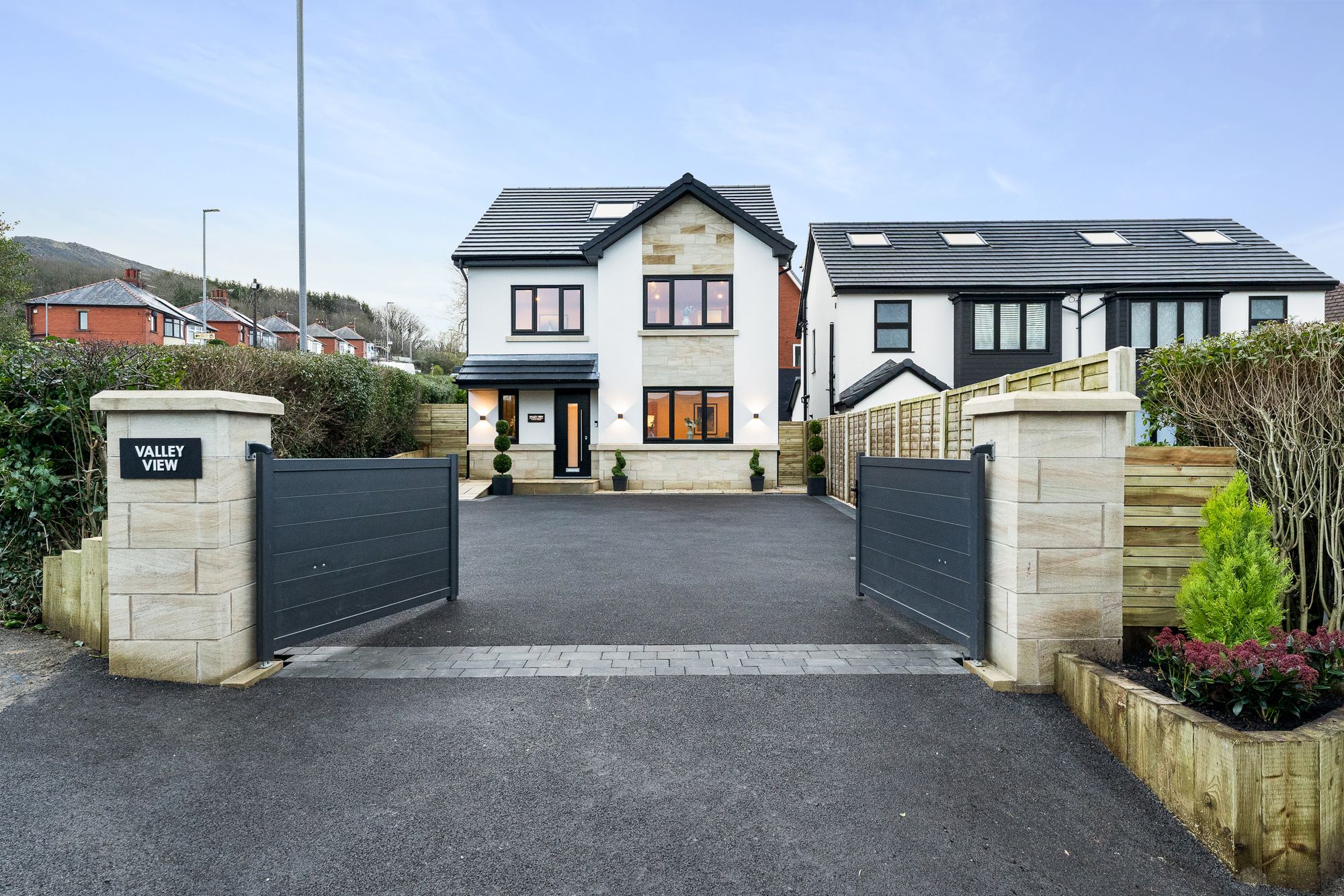 5 bed detached house for sale in Park Avenue, Bury  - Property Image 1