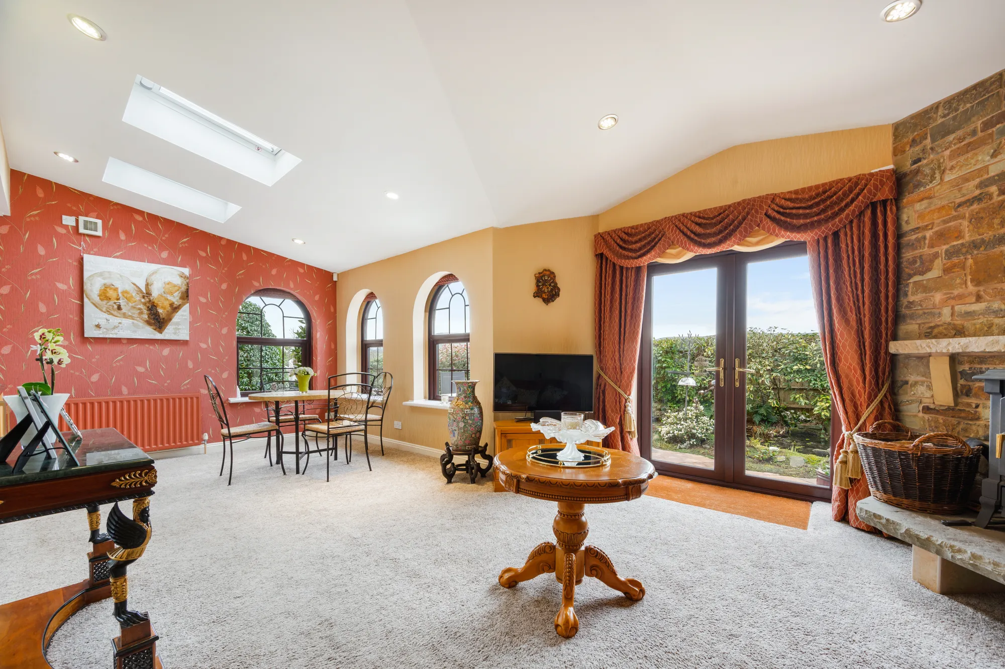 5 bed house for sale in Causeway Head, Rossendale  - Property Image 2