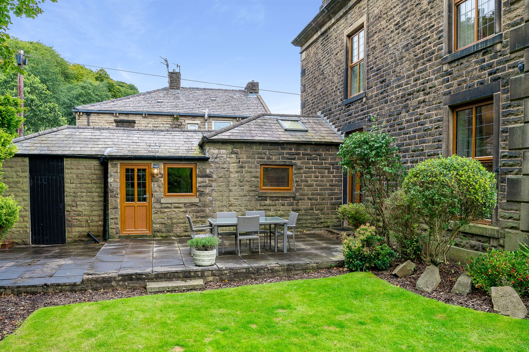 6 bed end of terrace house for sale in Burnley Road, Rossendale  - Property Image 47