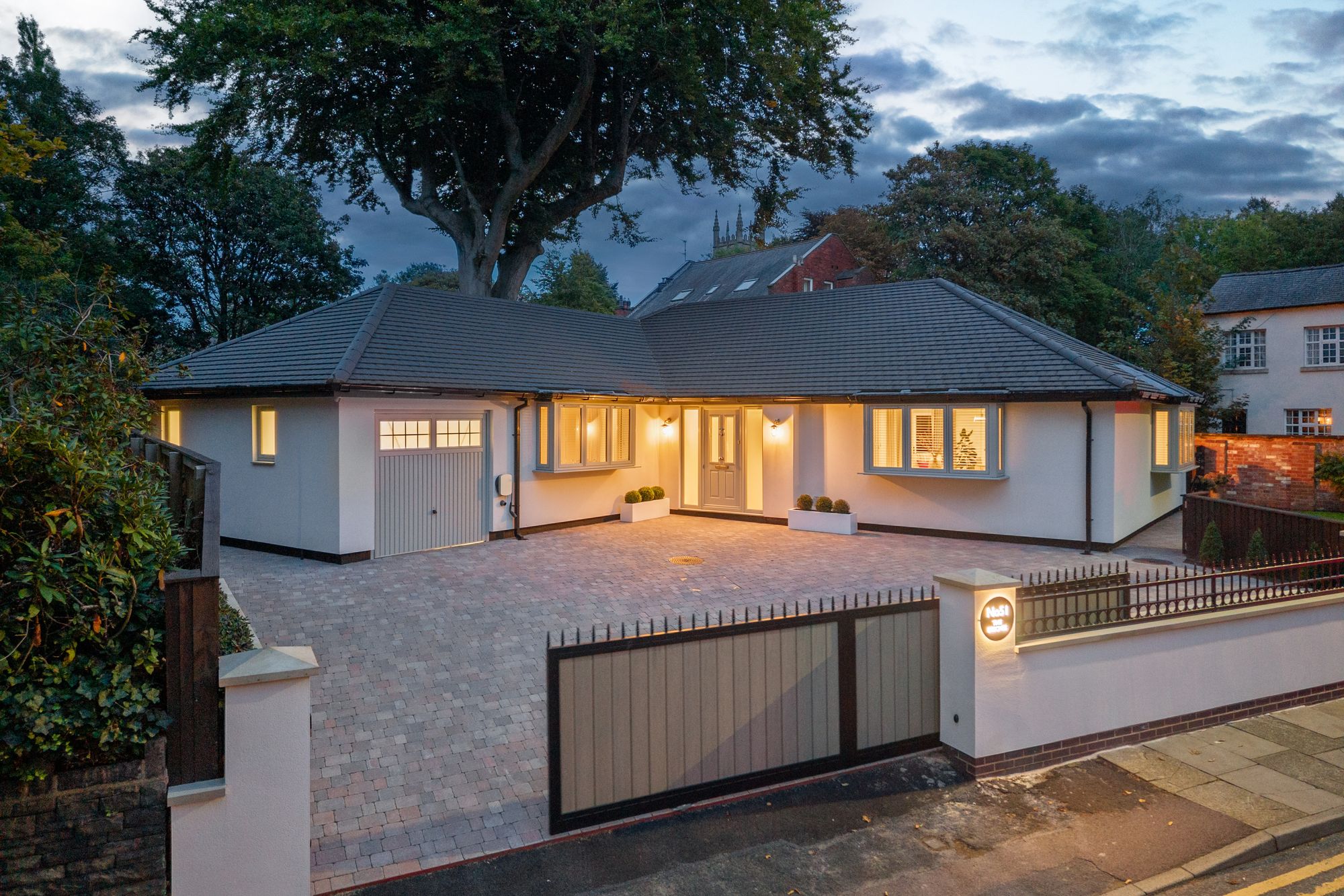 3 bed detached bungalow for sale in Dales Lane, Manchester - Property Image 1