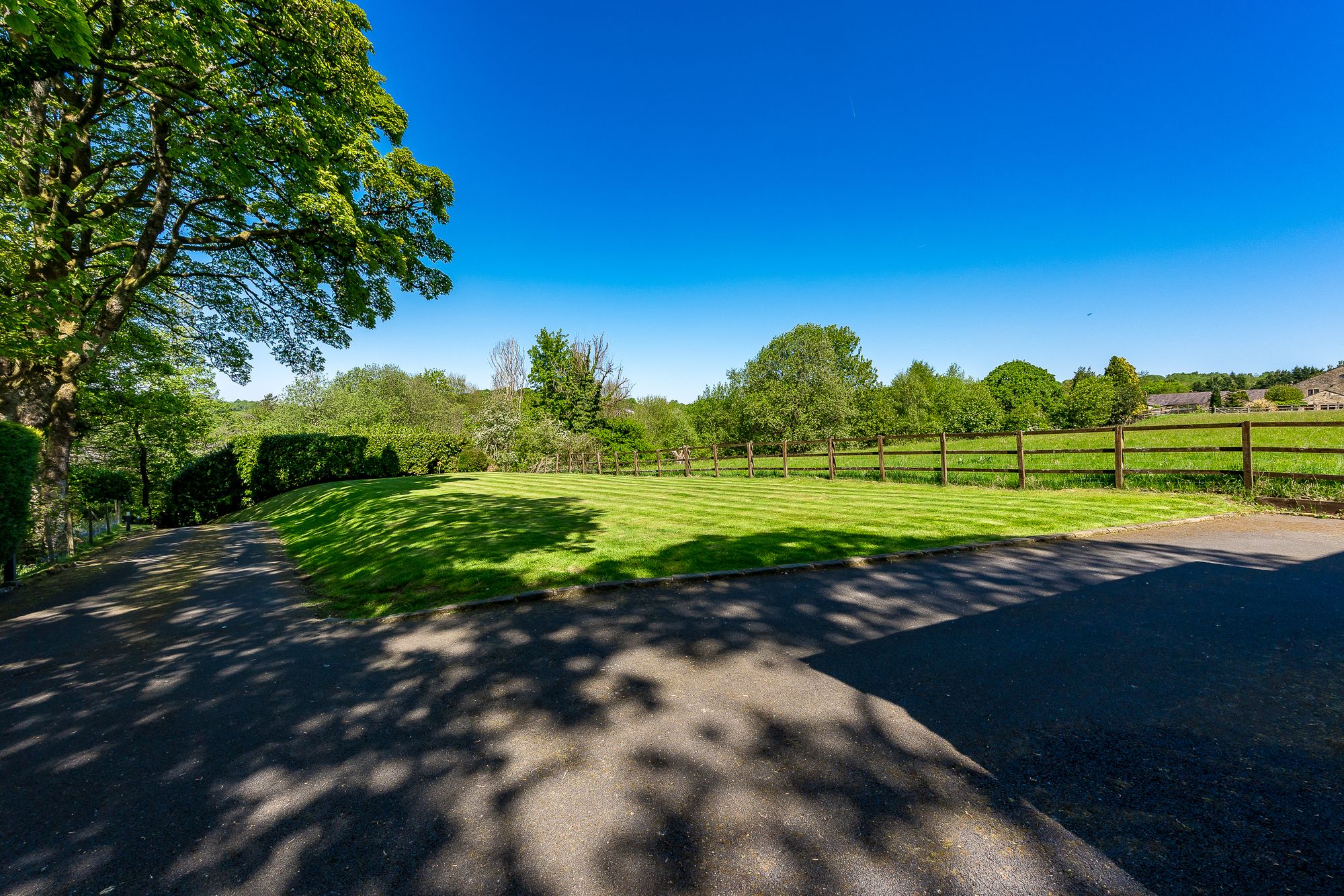 3 bed detached house for sale in Dunscar Fold, Bolton 3