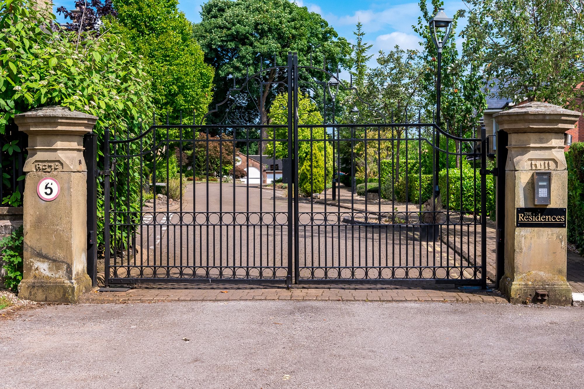 4 bed house for sale in Scholes Lane, Manchester  - Property Image 32