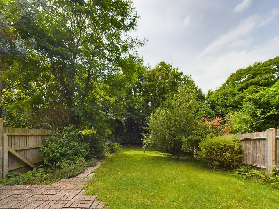 6 bed semi-detached house for sale in Riggindale Road, London  - Property Image 2
