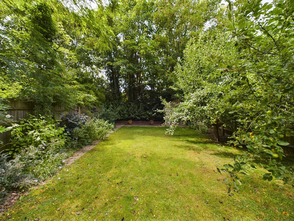 6 bed semi-detached house for sale in Riggindale Road, London  - Property Image 6