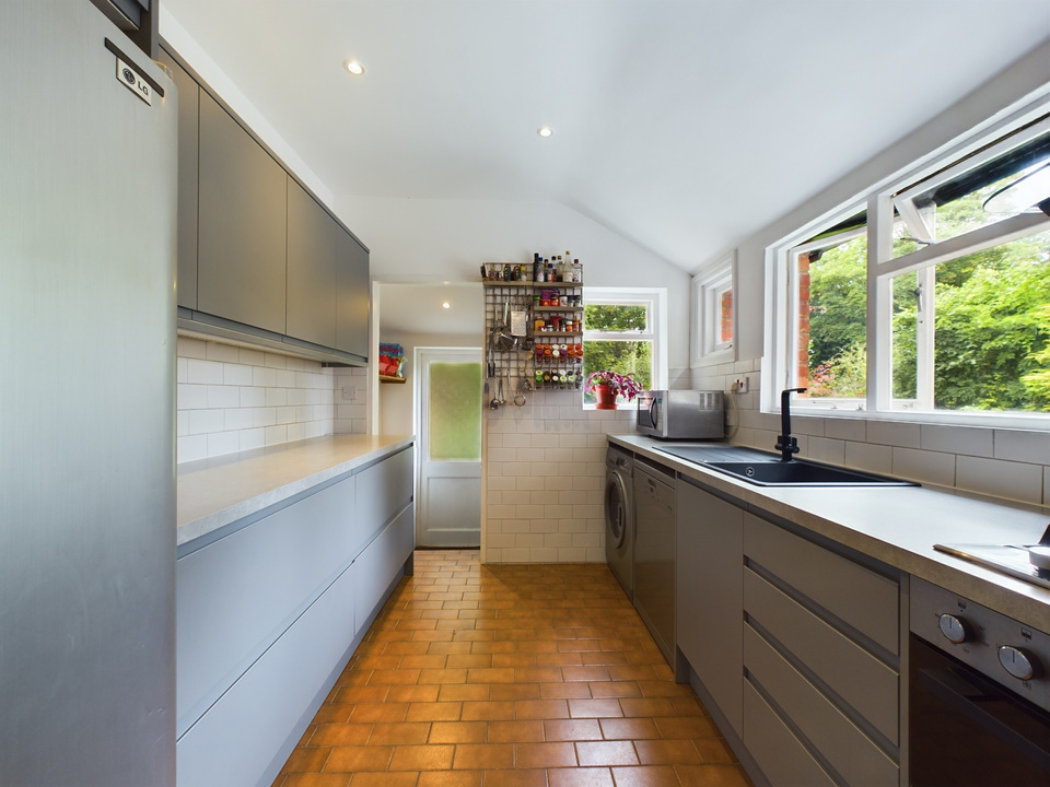 6 bed semi-detached house for sale in Riggindale Road, London  - Property Image 16