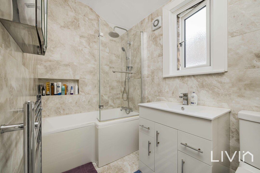 3 bed end of terrace house for sale in Addiscombe Court Road, Croydon  - Property Image 2