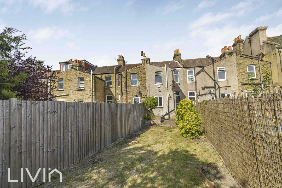 2 bed house for sale in Clifton Road, South Norwood 13
