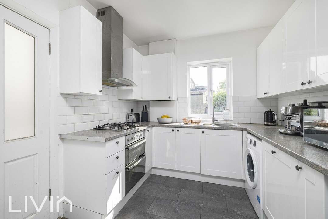 2 bed house for sale in Clifton Road, South Norwood 4