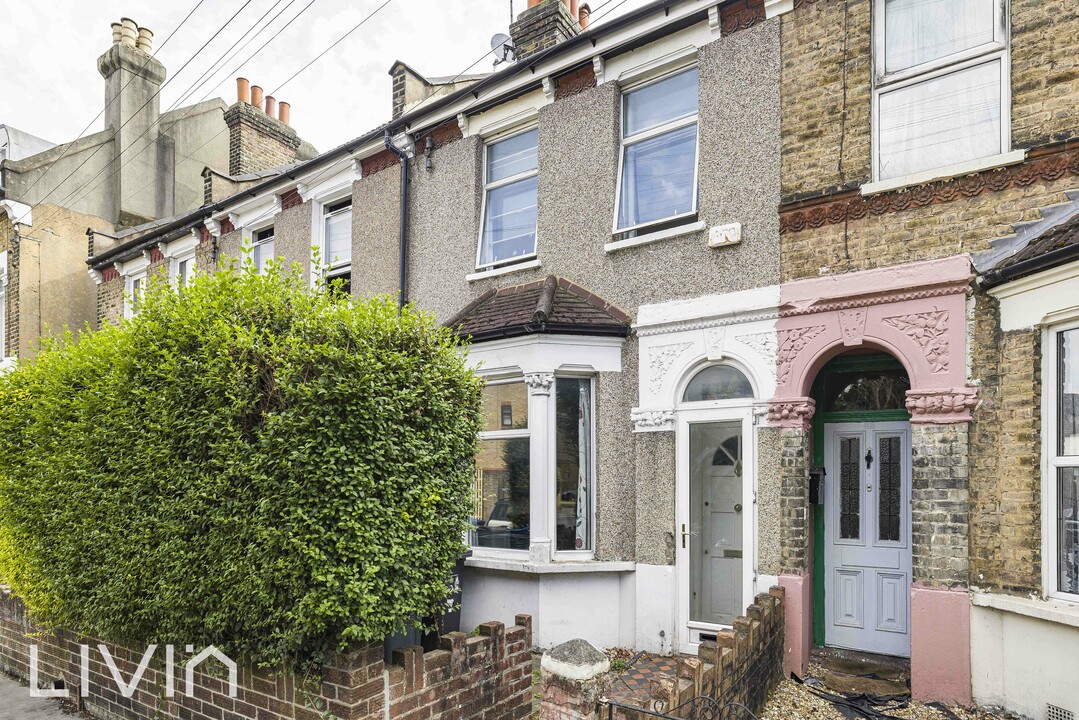 2 bed house for sale in Clifton Road, South Norwood  - Property Image 1