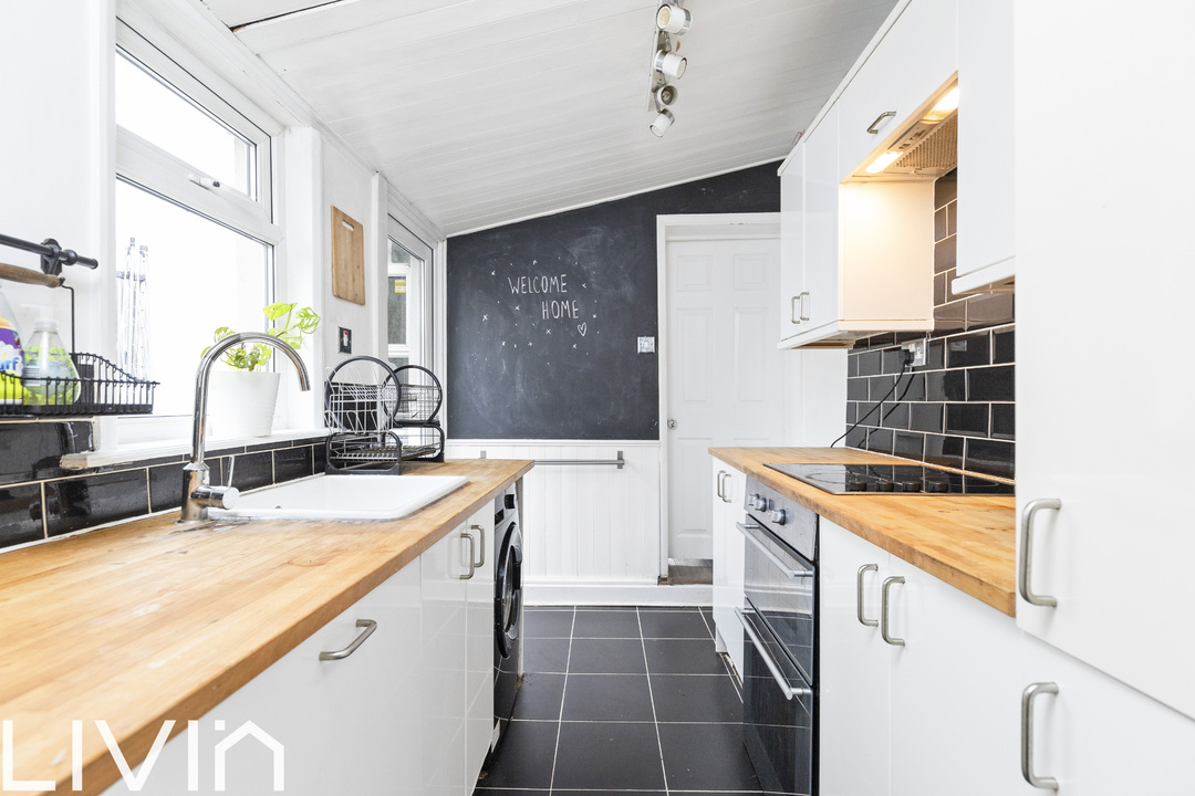 2 bed terraced house for sale in Laud Street, Croydon  - Property Image 7