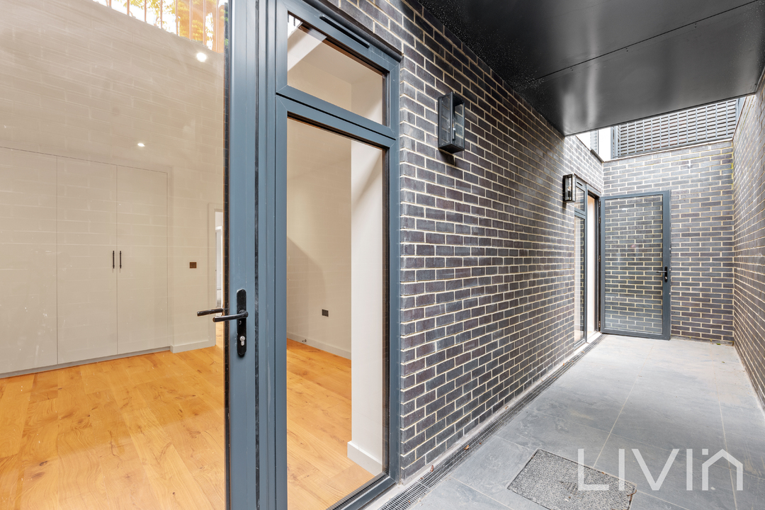 3 bed maisonette for sale in Purley Rise, Purley 11