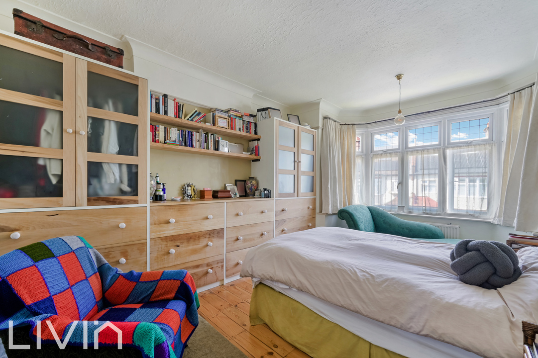 4 bed semi-detached house for sale in Ashburton Avenue, Croydon 10