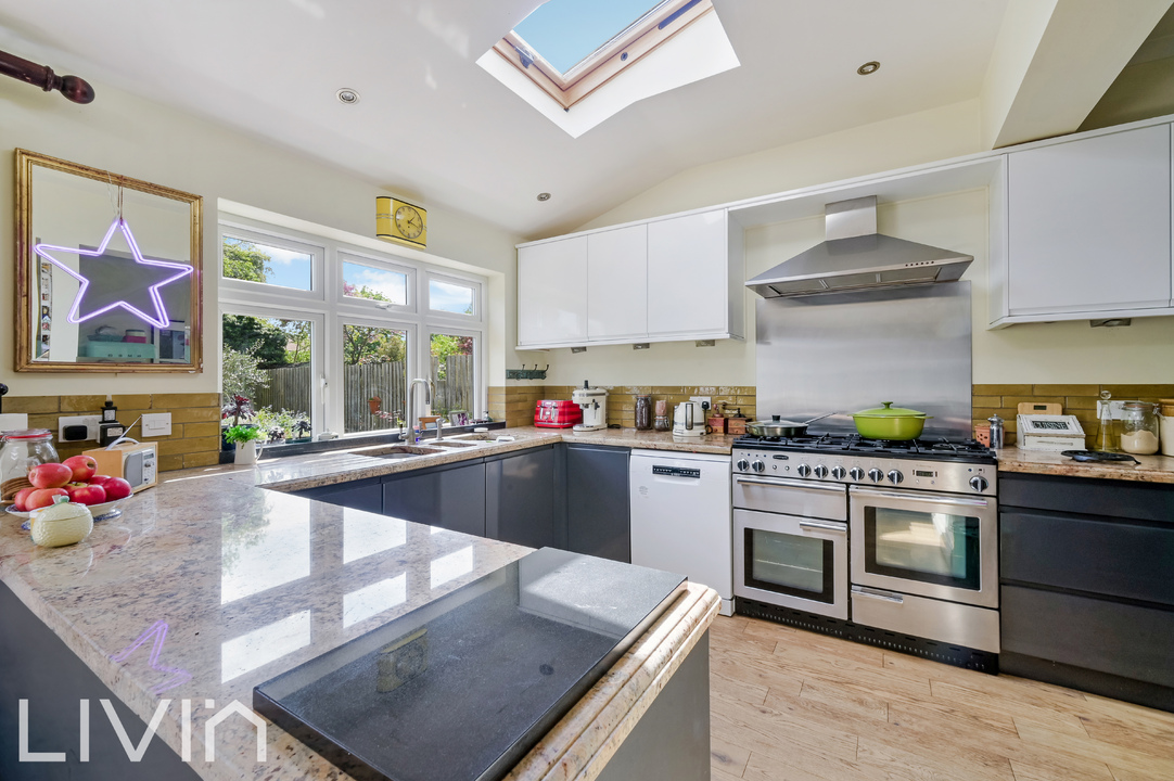 4 bed semi-detached house for sale in Ashburton Avenue, Croydon 6