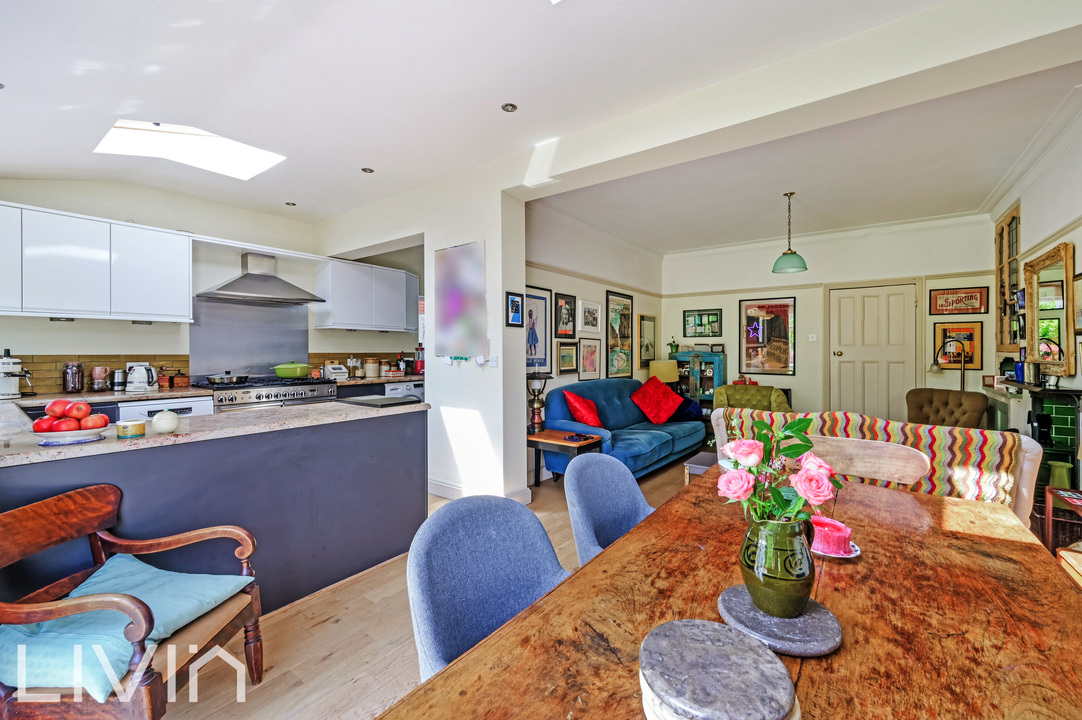 4 bed semi-detached house for sale in Ashburton Avenue, Croydon  - Property Image 6