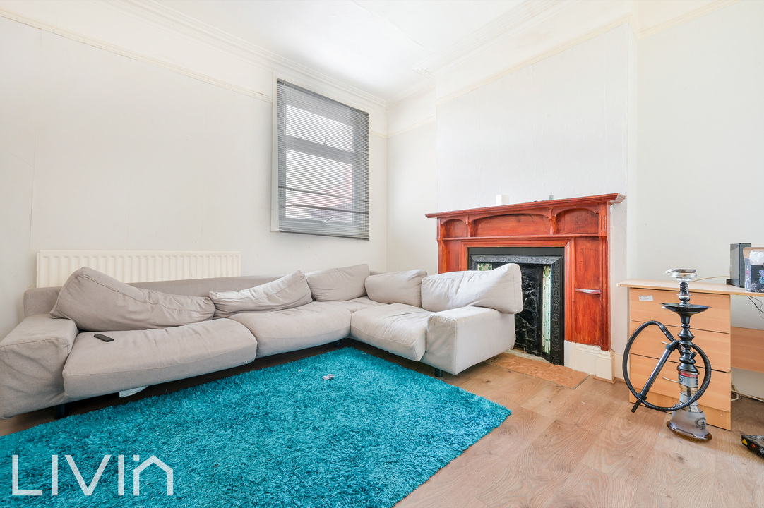 3 bed terraced house for sale in Leander Road, Thornton Heath  - Property Image 2