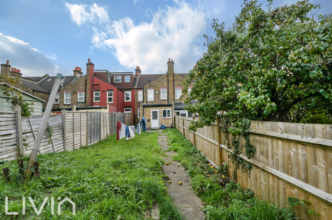 3 bed terraced house for sale in Leander Road, Thornton Heath 9