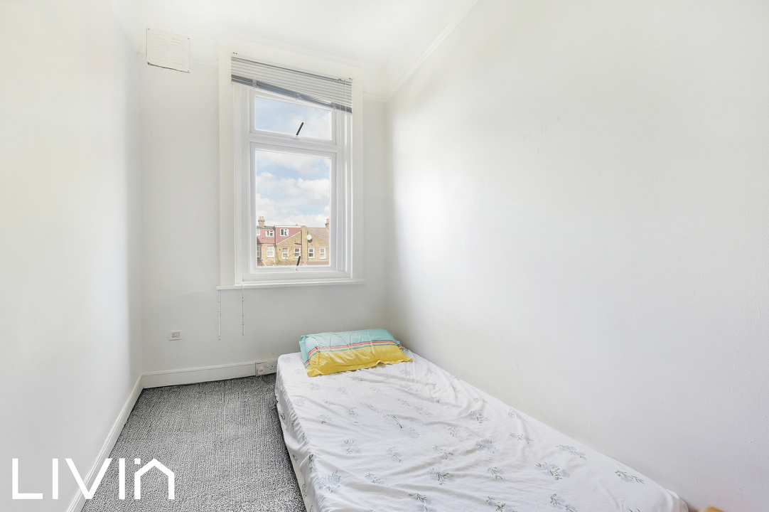 3 bed terraced house for sale in Leander Road, Thornton Heath  - Property Image 8