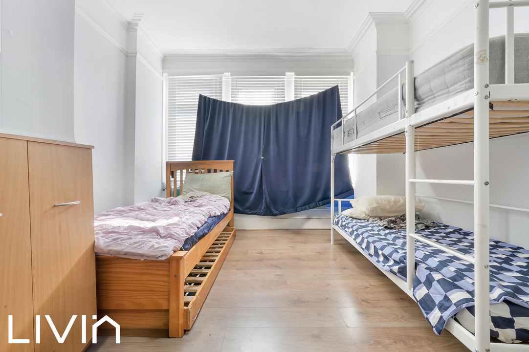 3 bed terraced house for sale in Leander Road, Thornton Heath 5