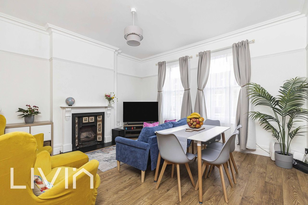 3 bed apartment for sale in Farquharson Road, Croydon  - Property Image 2