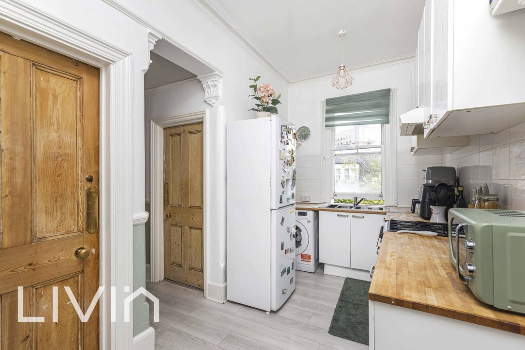 3 bed apartment for sale in Farquharson Road, Croydon  - Property Image 5