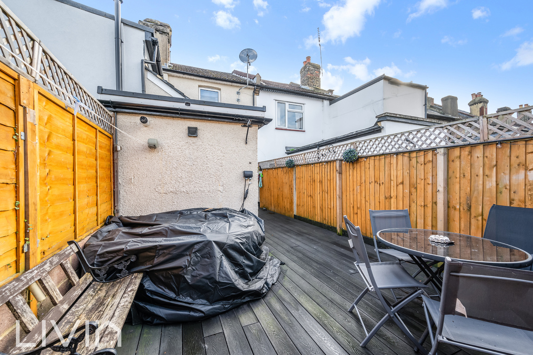 2 bed terraced house for sale in Warren Road, Croydon 11