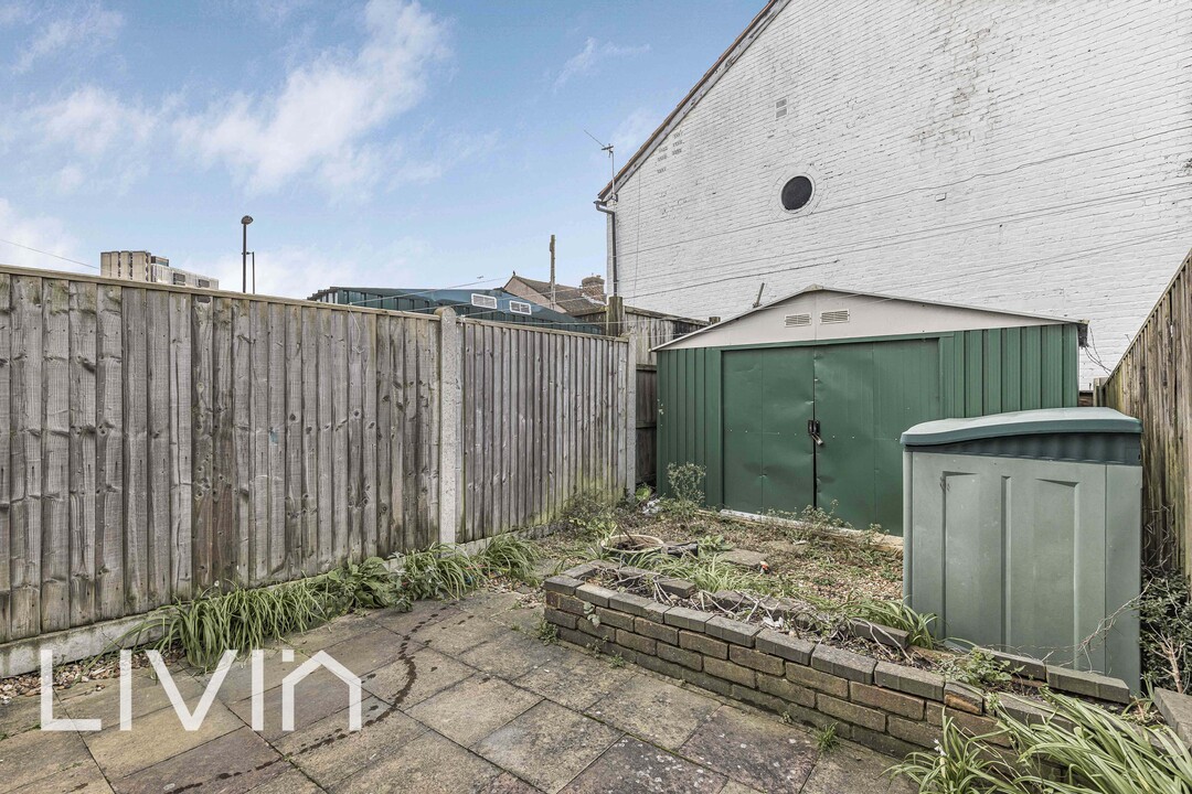 2 bed terraced house for sale in Lower Church Street, Croydon 8