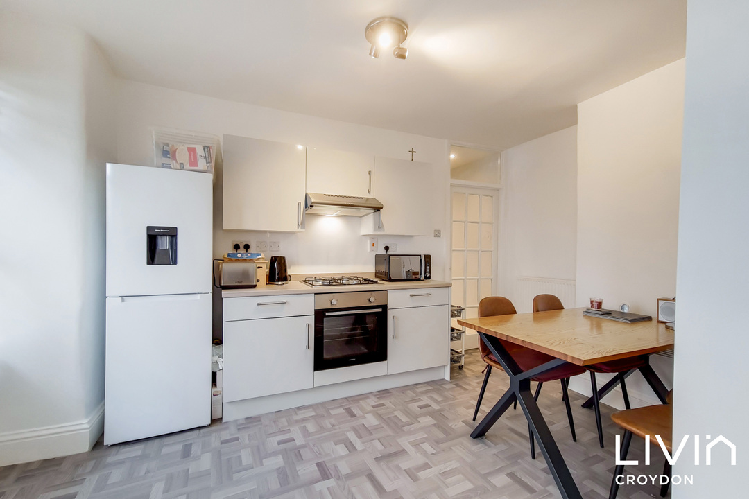 2 bed apartment for sale in Mersham Road, Croydon  - Property Image 3