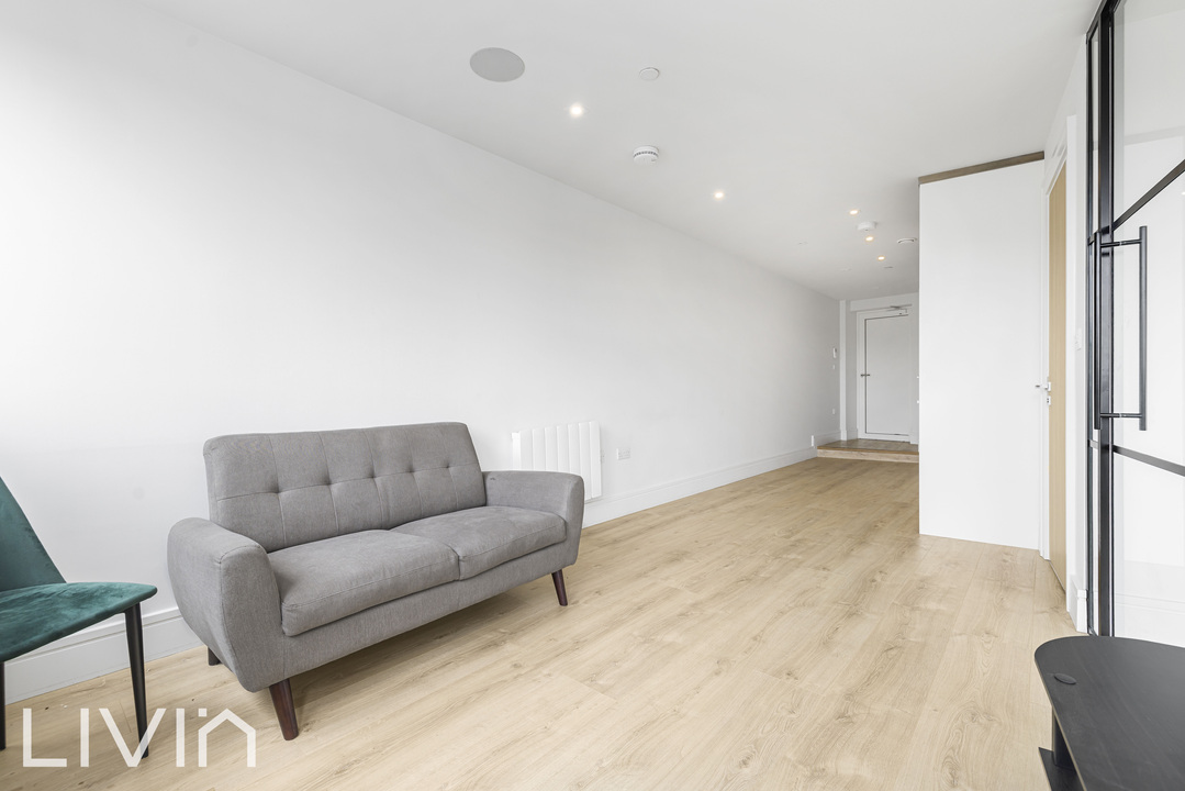 1 bed studio flat to rent in Capella Court, Purley 5