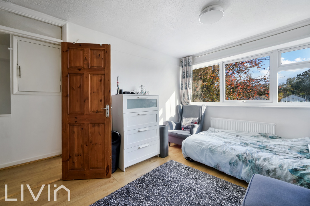 4 bed terraced house to rent in Chichele Gardens, Croydon 12