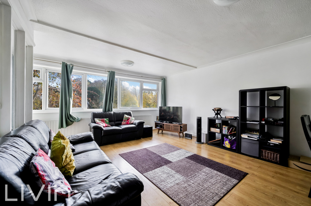 4 bed terraced house to rent in Chichele Gardens, Croydon  - Property Image 3