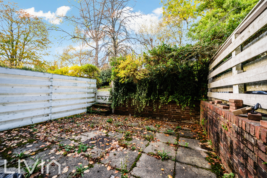 4 bed terraced house to rent in Chichele Gardens, Croydon  - Property Image 8