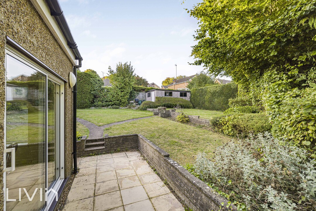 3 bed detached bungalow for sale in Birdwood Close, South Croydon  - Property Image 11